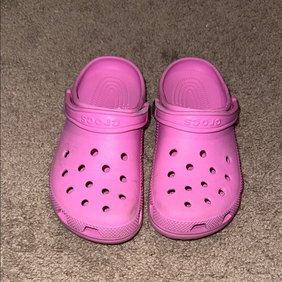 Pink crocs - Picture 2 of 4